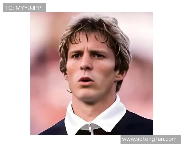 德国足球传奇人物离世引发全球球迷哀悼与追忆