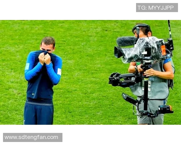 世上最惊艳的足球明星揭秘他们的传奇故事与场上魅力瞬间